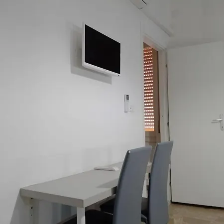 Por New Affittacamere Self Checking - Accesso Autonomo Guest house *